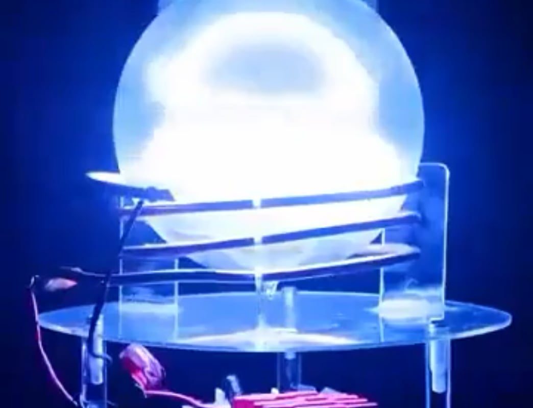 Floating plasma toroid