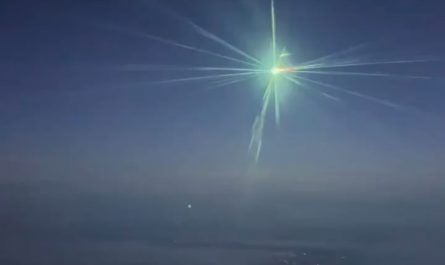 A meteor seen from a plane , truly satisfying