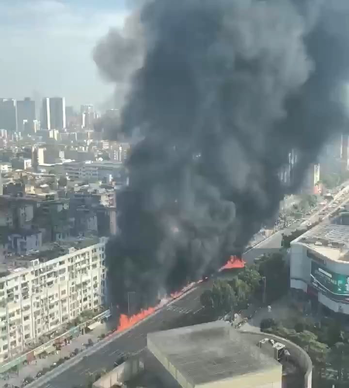 A truck loaded with paraffin caught fire in Guangzhou, China, which led to a chain reaction lighting up e-scooters but also EV vehicles, which made it very hard for the local firefighters to put out the flames.