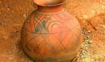 Archaeologists found 3,000-year-old honey in Egyptian tombs — still perfectly edible.