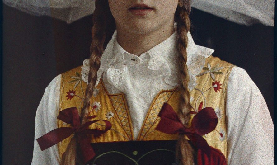 Autochrome shot of a swedish young  lady in her traditional clothes, 1912.