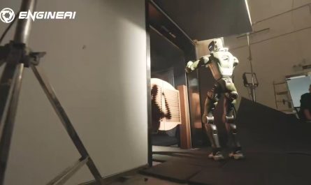 Behind-the-scenes footage showing that the new Zhong Qing (ENGINEAI) robot T800 footage is neither AI nor CG. The robot is approximately 1.73 meters tall, weighing about 75 kilograms. Features 29 active joints. Walking speed up to 3 meters per second. Battery life: 2–4 hours.