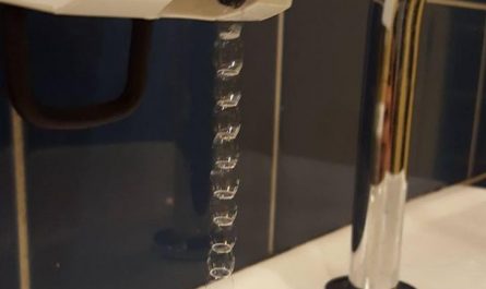 Bubble stream from a soap dispenser