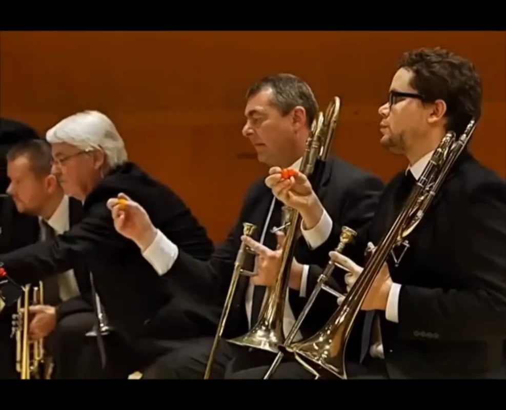 Danish Orchestra delivers performance after eating "World's hottest pepper"