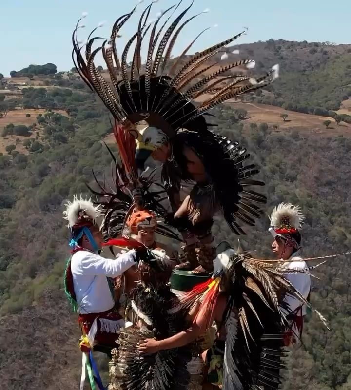 Danza de los Voladores - An Ancient Ceremony That Looks Impossible