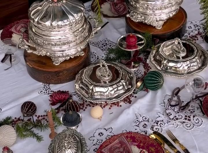 Does anyone else find satisfying how this antique tableware comes to life when food is placed on it?