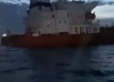 Footage of the Russian shadow fleet "Mersin" sinking off the coast of Senegal. The tanker moved from the port of Taman in the Black Sea to Africa.