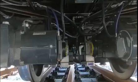 How a train switches from a 1000 mm gauge to a 1435 mm one