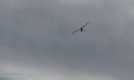 How banner tow planes catch the banner