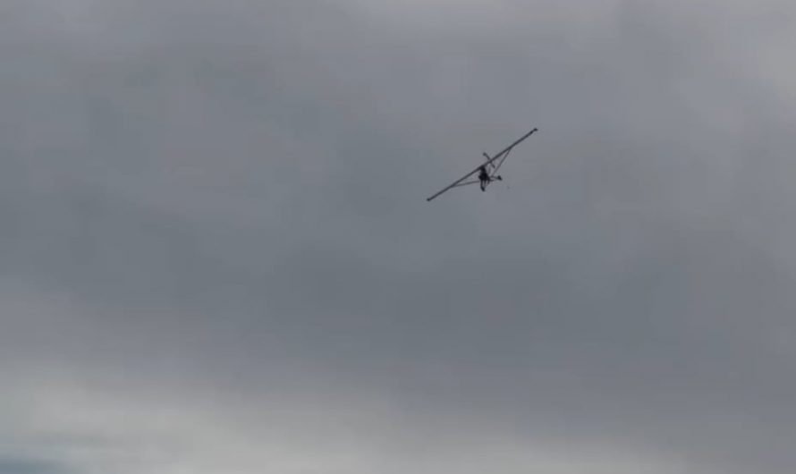 How banner tow planes catch the banner