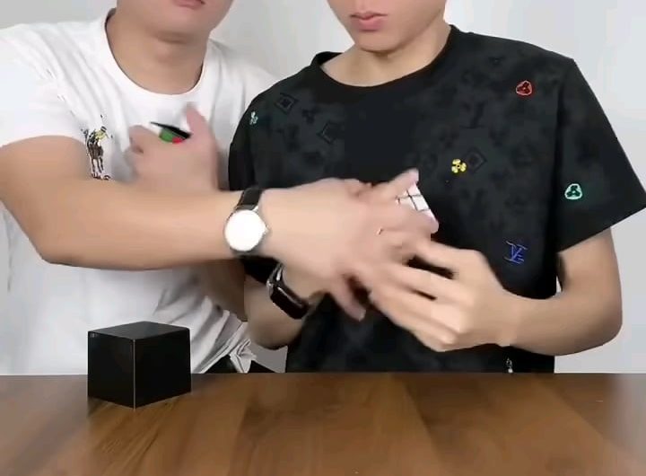 How popular magic tricks are performed