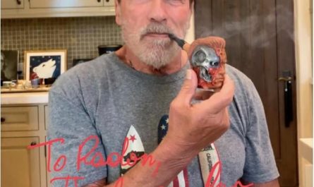 I carved and gifted the 'Terminator pipe' to Arnold for his birthday and he sent me a photo.