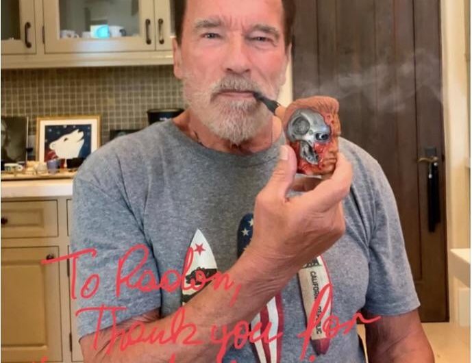 I carved and gifted the ‘Terminator pipe’ to Arnold for his birthday and he sent me a photo.