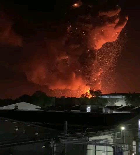 Massive explosion at a Thermoelectric plant in Argentina