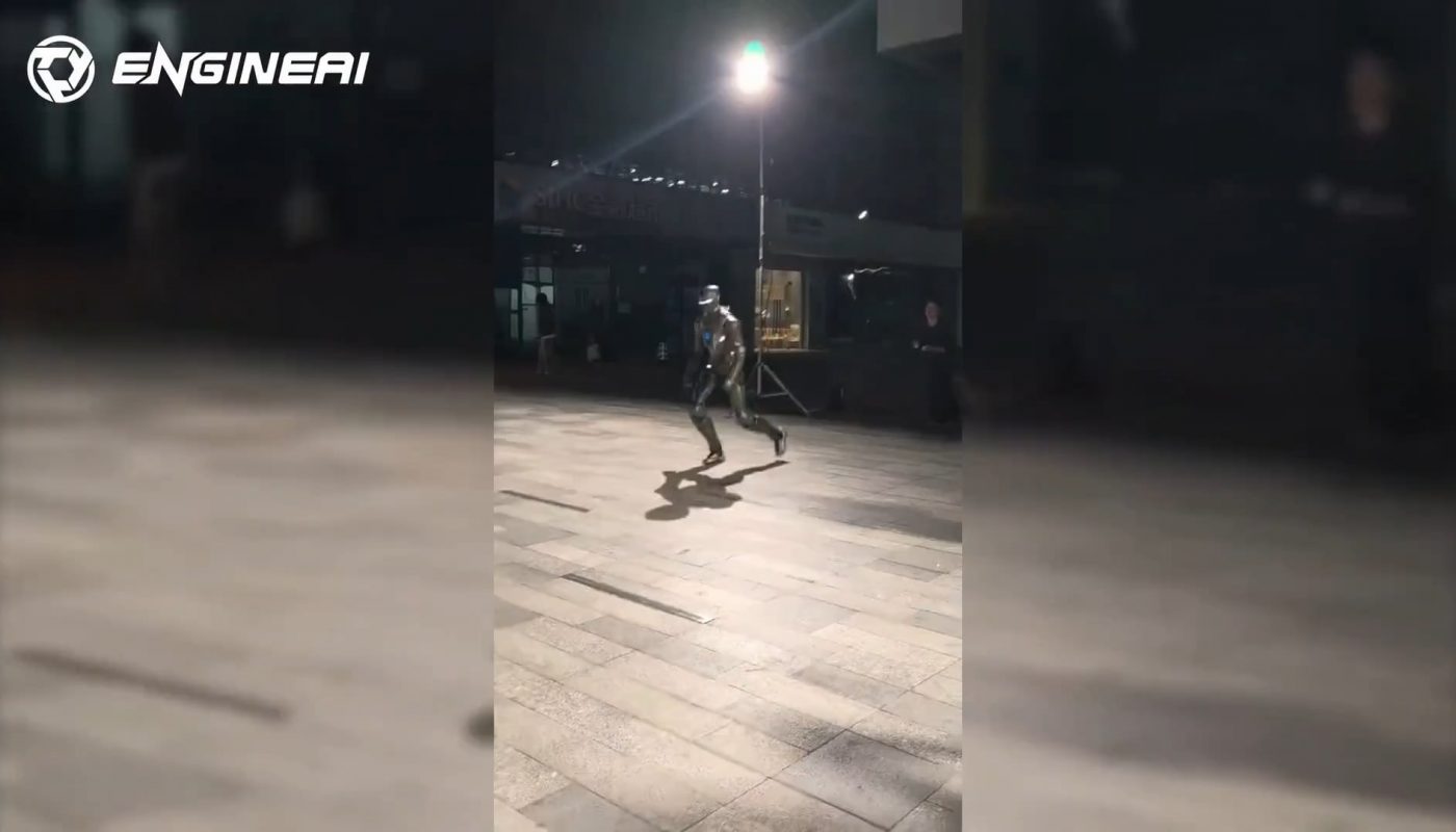 New T800 (yes, named after Terminator) humanoid. No CGI/AI, not sped up.