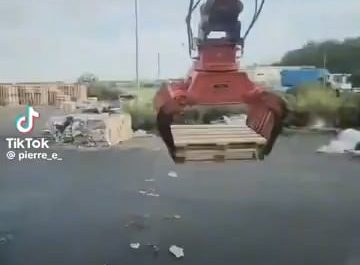 Precision work with a grabber - and the mopping is …