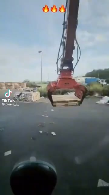 Precision work with a grabber - and the mopping is …