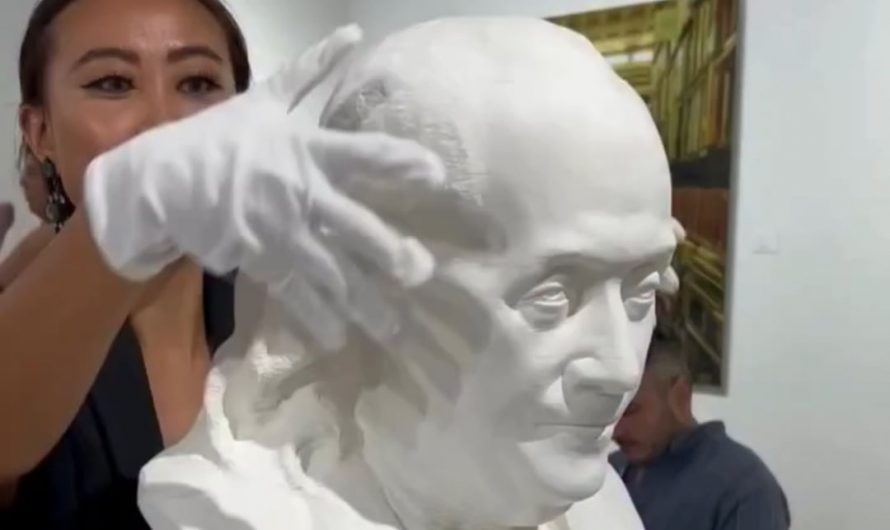 Sculpture made out of paper at Art Basel.