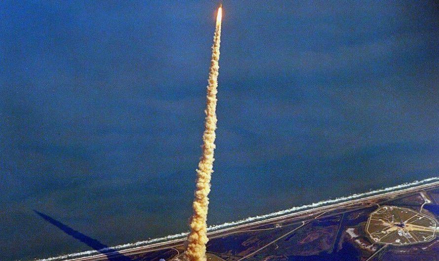 Space Shuttle Columbia launches from NASA’s Kennedy Space Center, Florida, October 1992