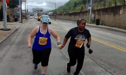 The last two runners in the Pittsburgh Marathon wouldn’t let each other quit. They finished together. Never give up.