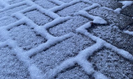 The pattern of snow on my driveway this morning