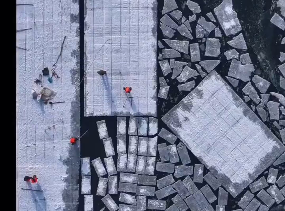 The process of ice removal and harvesting