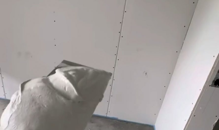 The way he spreads that plaster