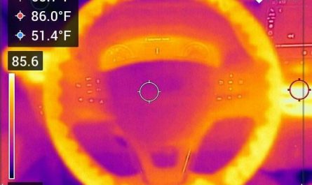 Thermal photos of Ford Escape heated steering wheel and seats