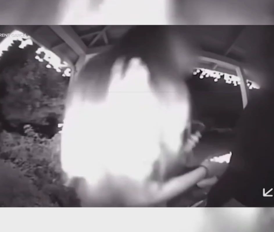 This couple opened their house to dozens of shoppers running from a mall shooting