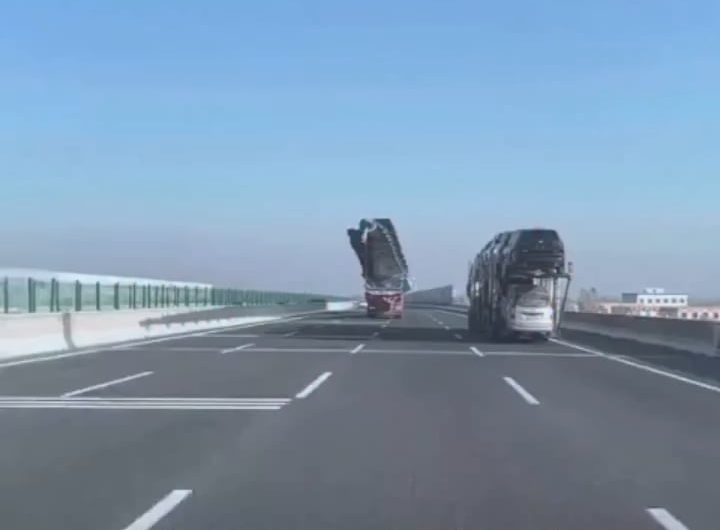 This is moving skyscraper-sized turbine blades. The wild logistics behind hauling a single wind turbine blade.