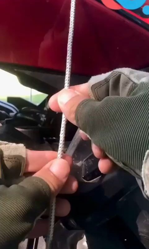 This truckers hitch demonstration.
