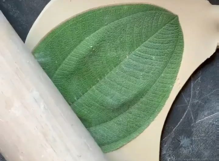 Turning flower impressions into beautiful ceramics