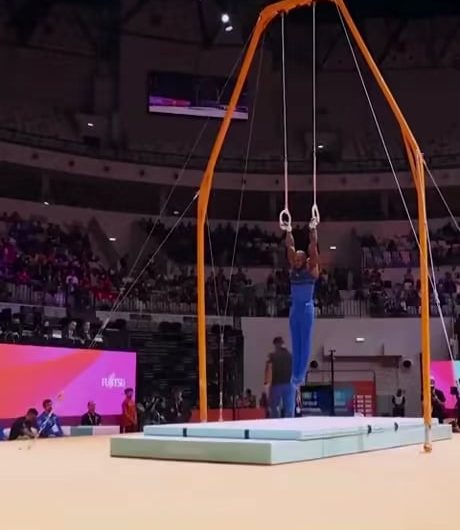 Unbelievable strength and precision, a true master of the rings