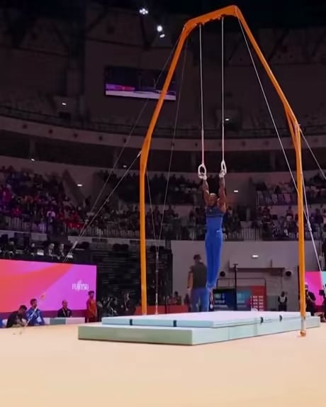 Unbelievable strength and precision, a true master of the rings