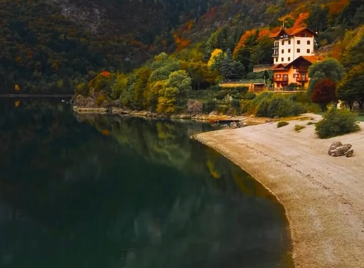 lago di molveno — arguably the best lake in northern italy. at the foot of the unesco brenta dolomites, 4000-year-old glacial waters, fed by underground springs, water maintains exceptional purity and surprising turquoise colors throughout the year