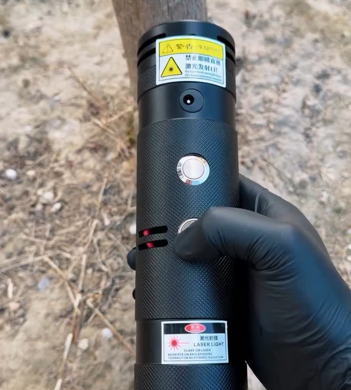 100-watt laser igniter cutting blade used for precision cutting.