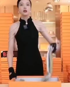 A Chinese live streamer who spends only 3 seconds promoting product made $18.7 million in just 7 days!