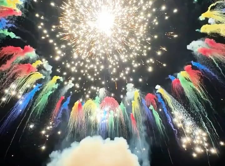A Stunning Fireworks Show in a Box