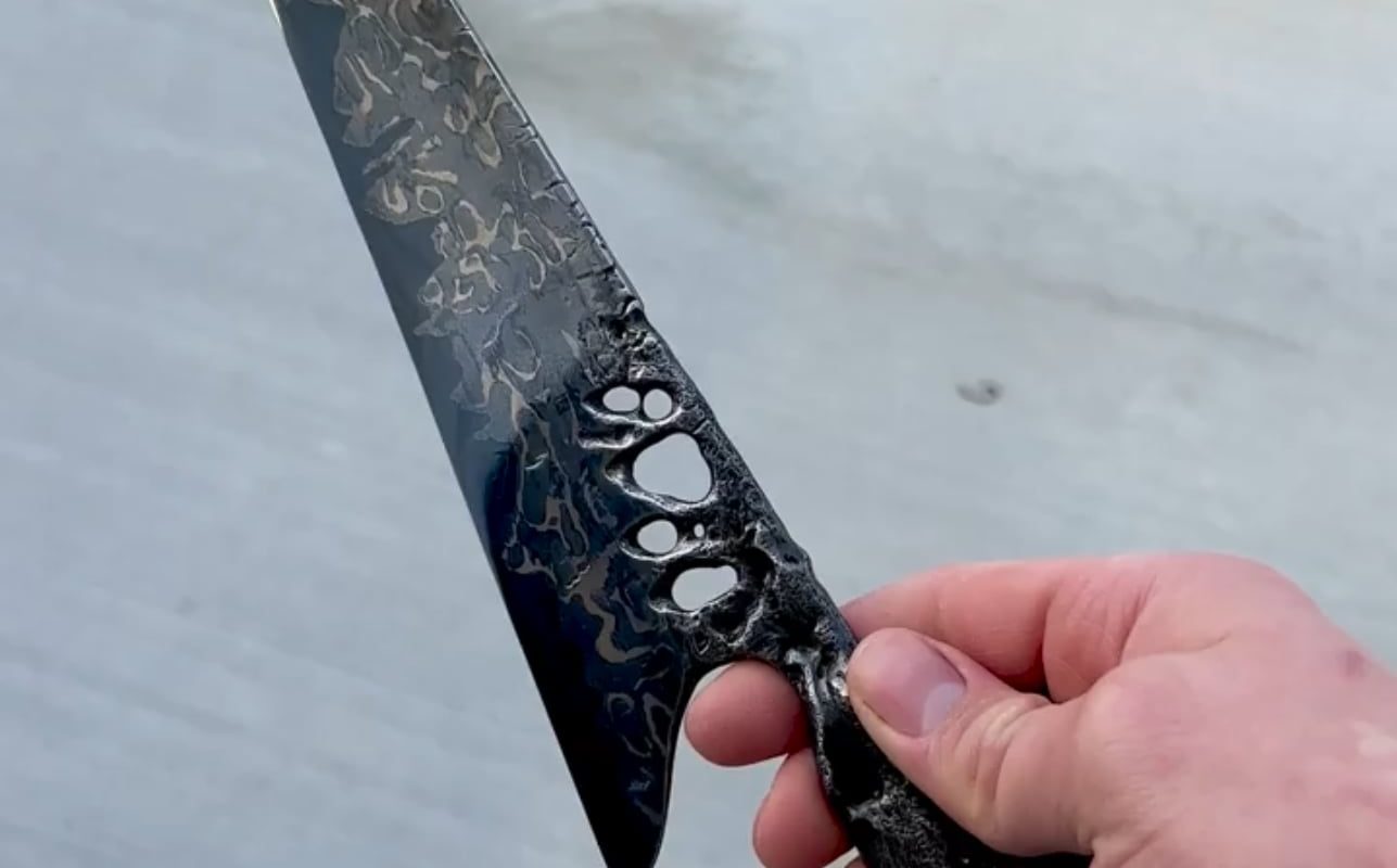 A blade forged from a 4.5 billion year old meteorite, the ‘Muonionalusta', one of the oldest meteorites ever recorded... It's crafted into a damascus steel, with both 24k gold and 14k gold with pearls inset into the handle