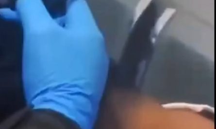 A man attempted to smuggle cocaine under a wig on a flight from Cartagena to Amsterdam. The plot was foiled before boarding