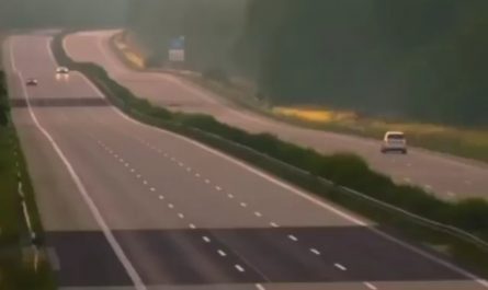 A man hit 414 kmph on Germany’s no speed limit autobahn in his Buggati Chiron and it was wild to watch 🚗💨