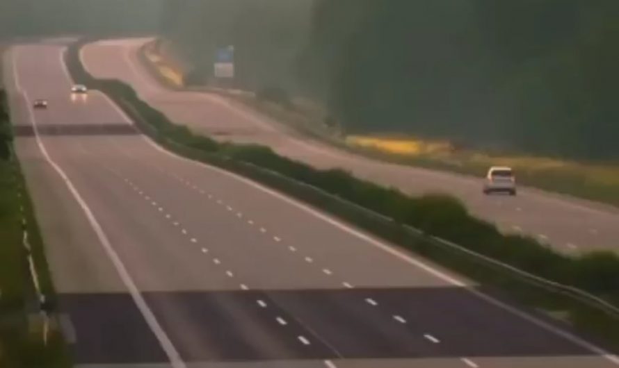 A man hit 414 kmph on Germany’s no speed limit autobahn in his Buggati Chiron and it was wild to watch 🚗💨
