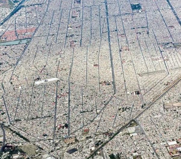 Aerial view of Mexico City (pop: 22 mil)