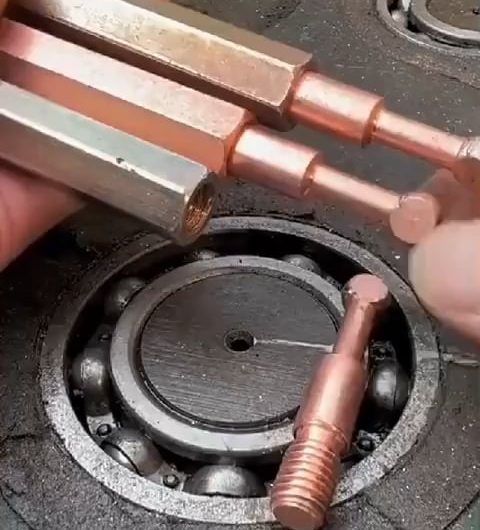 Ball bearing puller at work