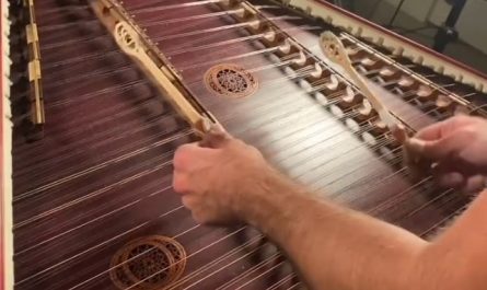 Beautiful Song with a Hammered Dulcimer