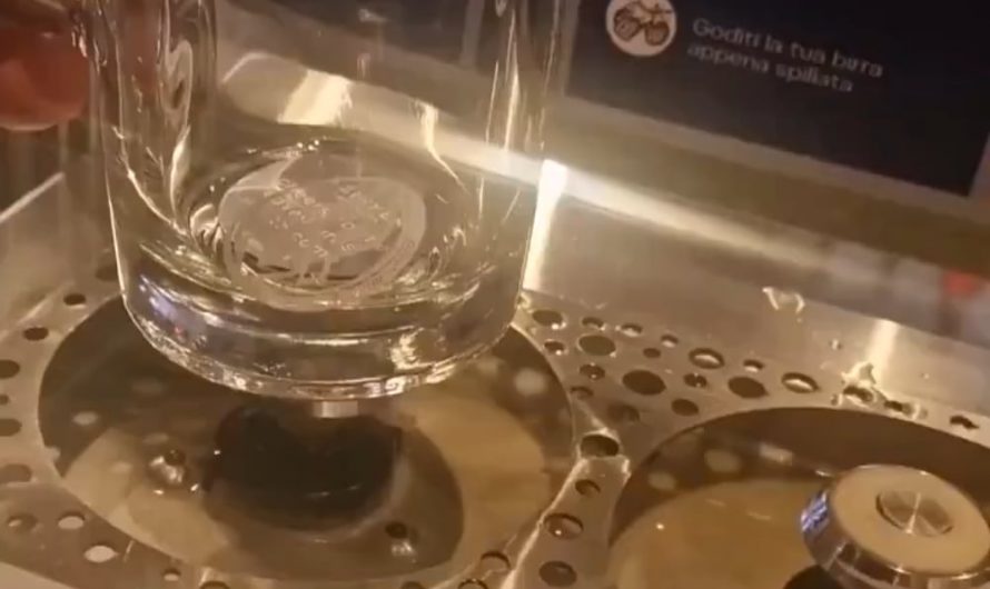 ‘Beer up’ systems, filing the glass from the base. 🍺