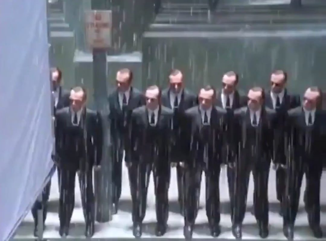 Behind the Scenes of the Iconic Agent Smith Clone Fight in The Matrix.