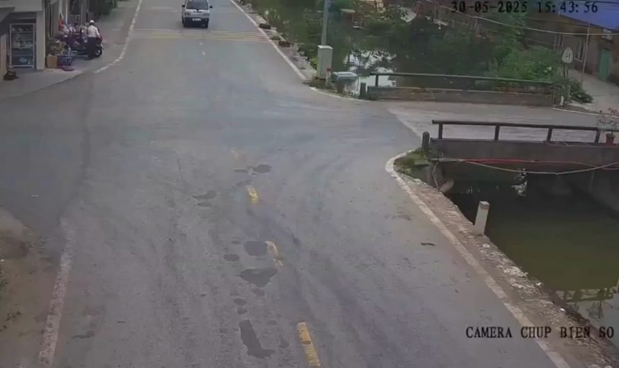 Boy have spidey sense saved himself from accident ( all are safe )