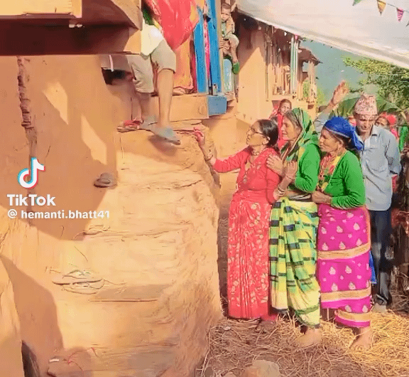 Bride Crying At Her Wedding Was Heartbreaking 💔