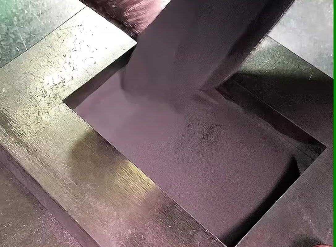 By 'gently' pressing with a 70-ton press, The powder then turns into cemented carbide plates